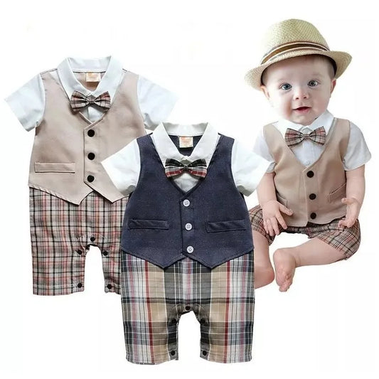 "Bebe" Vêtements d'été pour bébés garçons : combi-short, barboteuses, costumes, combinaisons, gilets, bottines, et bodies.